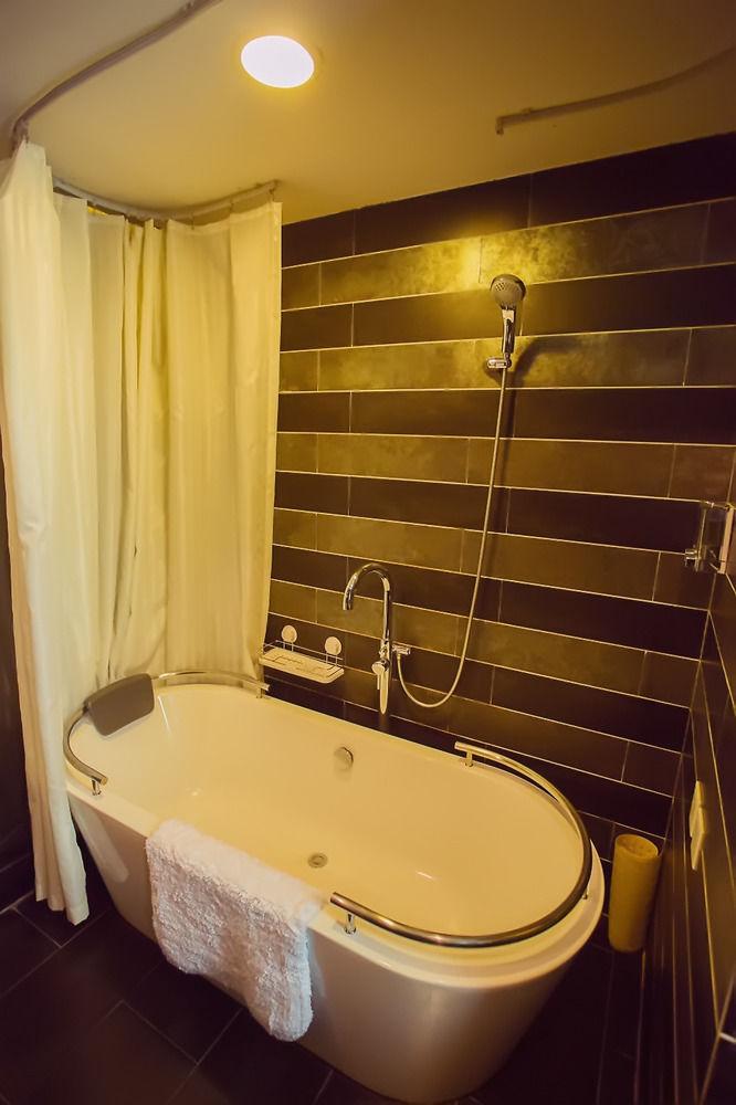Fx Hotel Xujiahui - Shanghai Stadium Branch ภายนอก รูปภาพ